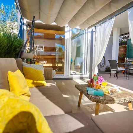 Nono Jure,private Pool & Sauna Apartment