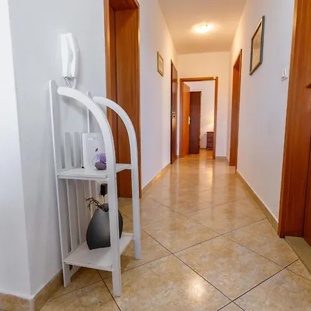 Apartment Nono Jure,private Pool & Sauna Milna (Brac)
