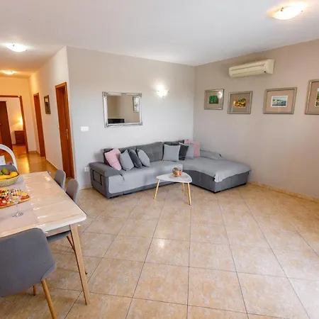 Nono Jure,private Pool & Sauna Apartment Milna (Brac)